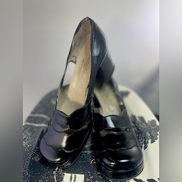 🖤 Vintage 🖤 Black Leather Platform Heels EXQUISITE 7 1/2 Antique 😻😻😻 1940s? - Picture 1 of 14
